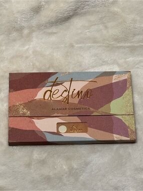 Destino Multicolor Eyeshadow Palette by Alamar Cosmetics